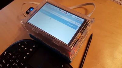 loginek0 - Mireczki, dzisiaj przyszedł mi LCD (wraz z obudową) do #raspberrypi . Dzia...