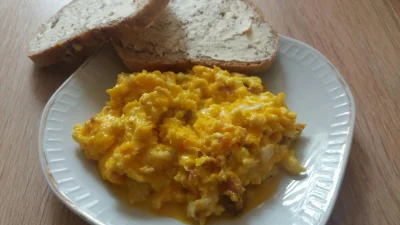 FHA96 - Czy jajecznica znajdzie wasze uznanie?
#sniadanie #gotujzwykopem #jedzenie