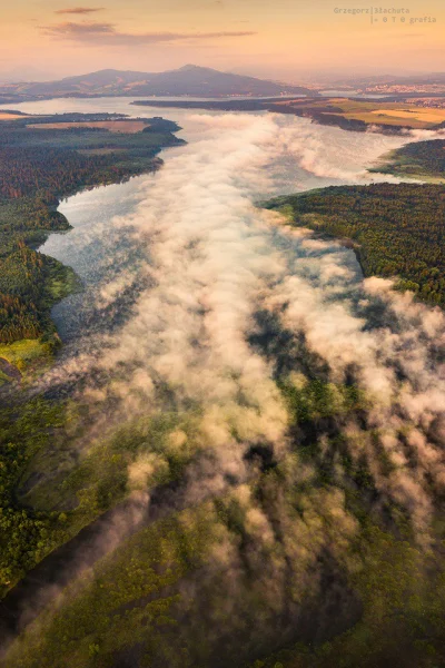 o.....3 - Jezioro Orawskie o poranku Autor: Grzegorz Błachuta Fotografia
#earthporn ...