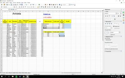 Vickers213 - "zarobki" (te pola co zaznaczylem) to mam średnią wyciągnąć czy o co kom...