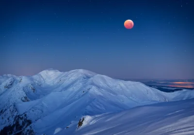 Artktur - Zaćmienie Księżyca nad Czerwonymi Wierchami, Dzisiejszy APOD
fot. Piotr Cz...