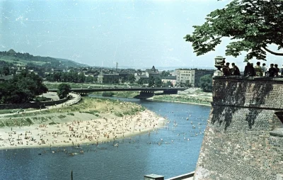 Cymerek - Trochę ochłody w upalny dzień.
1963 rok

#krakow