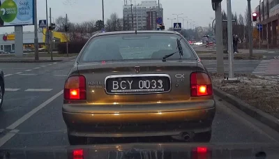 CitroenXsara - Rover 400 Oxford Edition na czarnych blachach. Dziadek w środku.
SPOI...