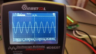 dktr - @wypokowy_expert: 25MHz, triggeruje bez problemu. Przy zmianie czułości słycha...