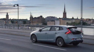 wojtulas - Mireczki,czy volvo v40 to dobry pomysł na pierwsze auto?
#volvo #auto #sa...