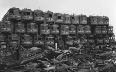 Zwiadowca_Historii - Na zdjęciu tramwaje Pacific Electric Railway na złomowisku w Los...