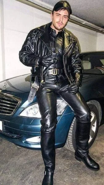 Lukardio - #leathermen #ladnypan #mrleather