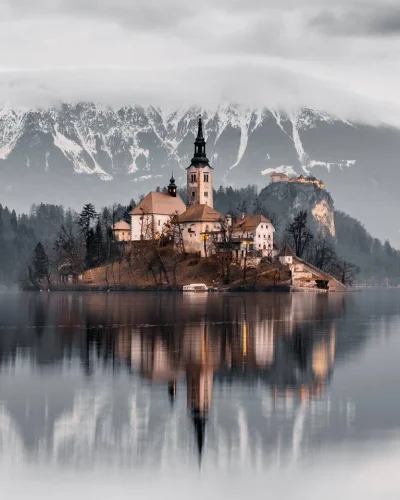 Castellano - Bled, Słowenia
#fotografia #earthporn #castellanocontent #gory