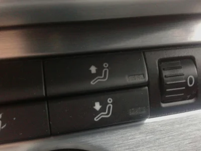 takashi20 - Co oznacza za przycisk w ogrzewaniu auta ze strzałka do góry? W dół to na...