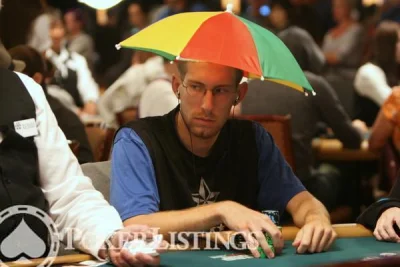 fan_farmaceutek - dzisiaj na Orange Sport leciał poker i koleś siedział tak przy stol...