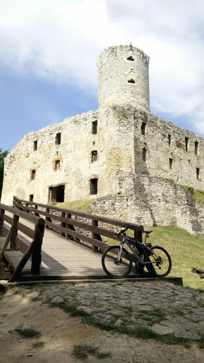 Mortal84 - Elo mirki, pozdrowienia z zamku Lipowiec! 
#rower #pokazrower #podroze #po...