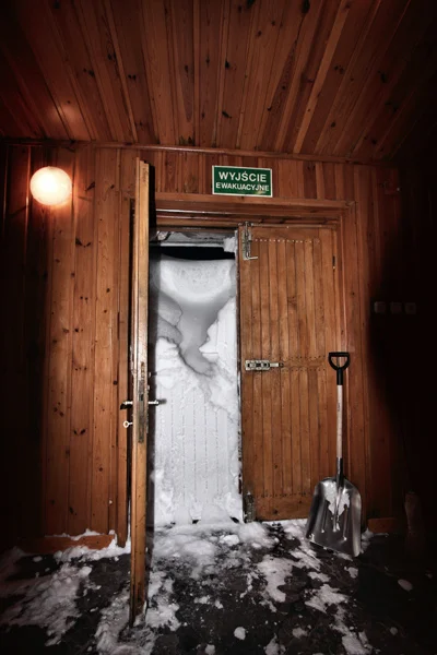 Artktur - @DzikWesolek: Bywało śnieżniej

http://www.naszkasprowy.pl/ludzie,114,Mic...