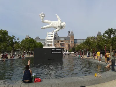 xat1 - W dzień w Amsterdamie było spokojnie przy muzeum. Muszę podjechać na czerwoną ...