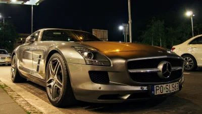 superduck - Mercedes Benz SLS AMG  (2010-2013)
6,2l V8 biturbo 571KM
0-100 km/h - 3,8...