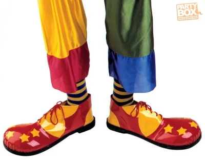 Mongrel - @Flypho: Ty, rzeczywiście, krój niczym buty klauna. Identyko!