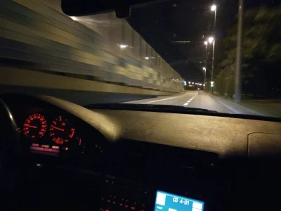 dzikiczytelnik - Nie ma to jak dobry #nightdrive - tym razem jako pasażer, bo trzeba ...