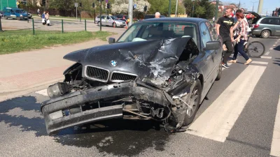 jceel - Mirki,

tl;dr: wczoraj gość wyjeżdżający na czerwonym rozbił moje auto, któ...
