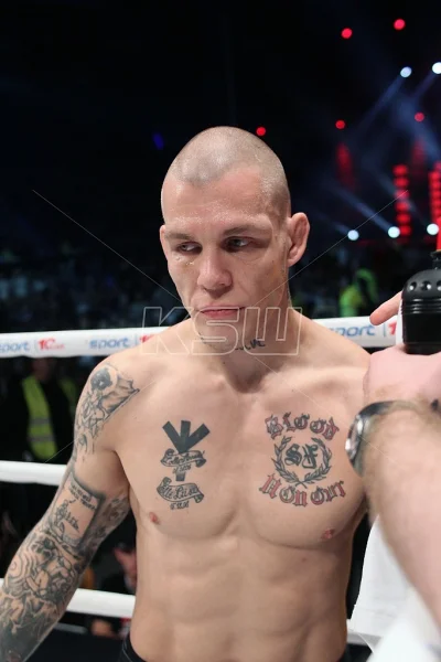 Ratusz1 - Pamiętam z początkowych gal ksw był zawodnik Niko puhakka i lewaki miały bó...