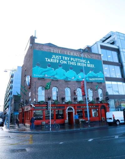 onlyHD - @onlyHD: a tu kolejny billboard w Dublinie i piekny troll na Anglików. „Spró...