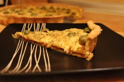 TrissMerigold - Na obiadek tarto-pizza :D
Kruche ciasto z podsmazonymi pieczarkami, c...