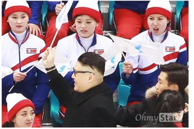 spion999 - Reakcja fanów z Korei Północnej na sobowtóra Kim Jong-yuna. ( ͡º ͜ʖ͡º)
#he...