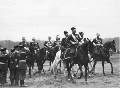 F.....o - Car Mikołaj II podczas parady na Palu Marsowym.
1904 rok.
#rosja #histori...