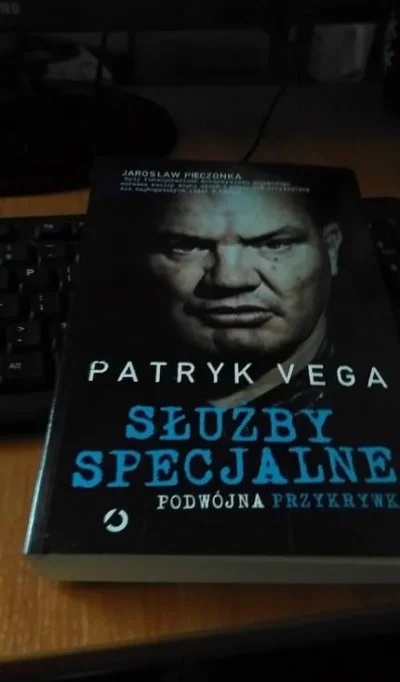 S.....z - #patrykvega #sluzbyspecjalne Polecam najnowszą książkę ! :)