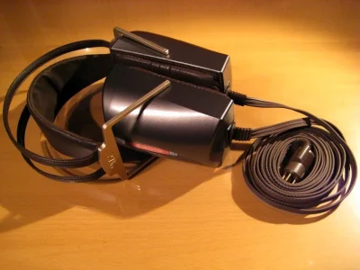 HiFiMan - Stax 4070. Niby bardzo brzydkie słuchawki o konstrukcji elektrostatycznej. ...