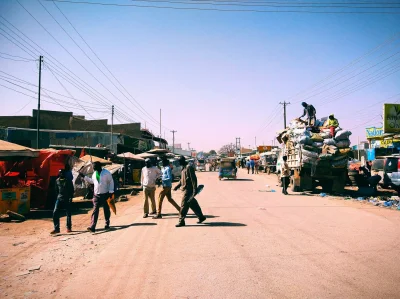 Dwadziescia_jeden - Co skrywają etiopskie gacie?

Metema, etiopska wioska przy gran...