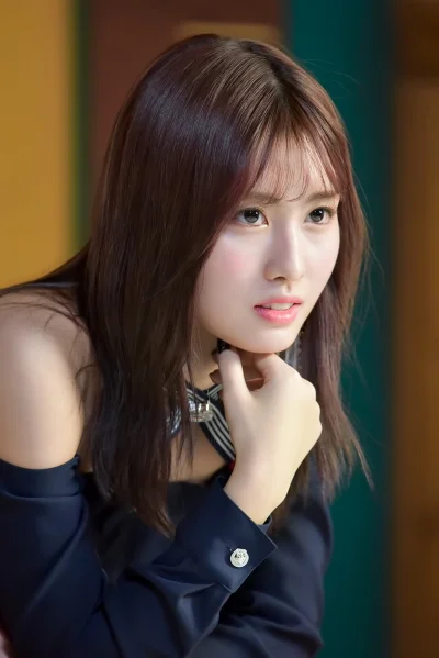 XKHYCCB2dX - #momo #twice 
#koreanka #japonka