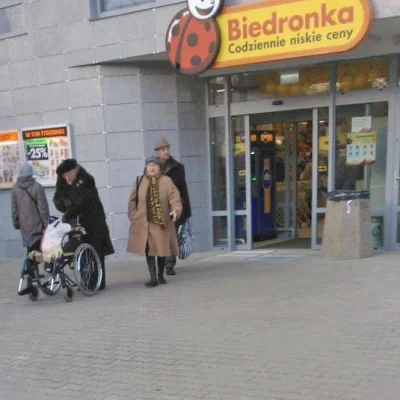 Kevin1337 - Biedronka uzdrawia xD

#heheszki #humor #biedronka #smieszneobrazki
