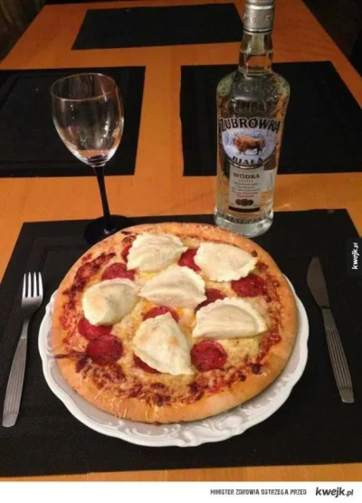 B.....q - @wciagaczrogali: Ja tam wolę polską pizzę ( ͡~ ͜ʖ ͡°)