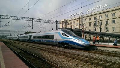 Tamtomasz - Pendolino wczoraj w Gdyni jak coś. 



...a nie, sory - Galaktyczny Dziob...