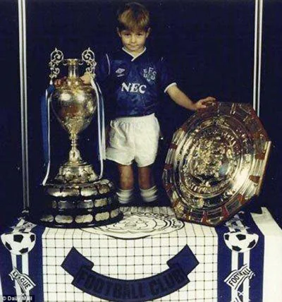 sosnnaa - Steven Gerrard w wieku 7 lat, na rok przed dołączeniem do Liveropoolu ( ͡° ...