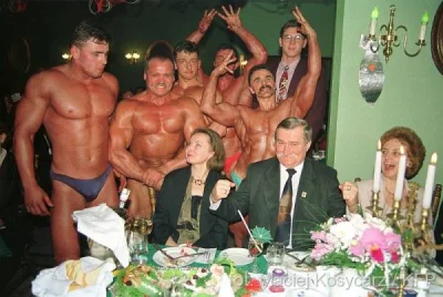 g.....n - Zamówienie

Wałęsa w ekskluzywnej restauracji na przyjęciu kończącym jedną ...