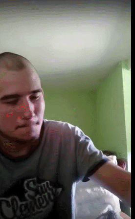 zryta-beretka - @Dyzio0700: ...a teraz sobie wyobraź, że Gural na komendzie stoi prze...