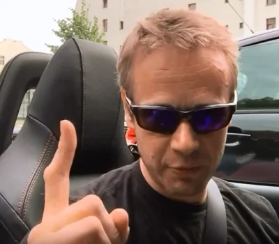 SzalonyAndrzej - @Paul_Proteus: Kim ty #!$%@? jesteś, że masz czelność szkalować Pana...