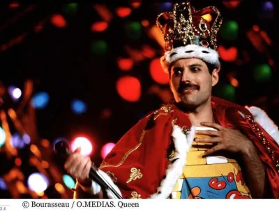 J.....y - Dzisiaj urodziny obchodzi Freddie Mercury. Gdyby żył, miałby dziś 72 lata.
...
