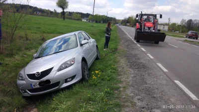 widmo82 - Radom-Kozienice - Tuż przed Siczkami.
Jadącego rowerzystę, zaczyna wyprzed...