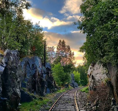 PMV_Norway - @Zielonkanarobocie: krzywo spod domu