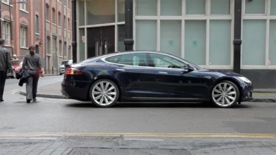 stfun84 - @RudyBrunet: Tylko Tesla model S!