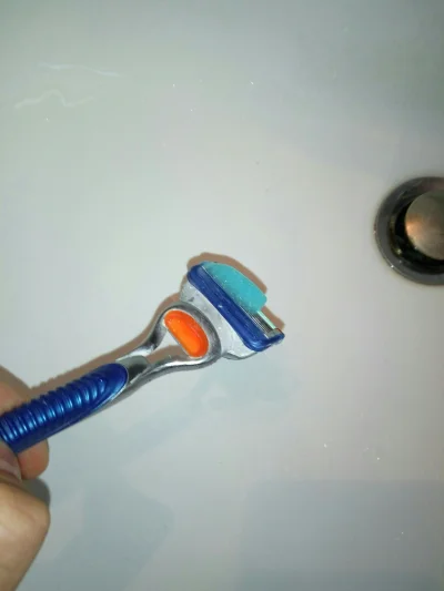 Vister81 - O kurde Mirki. 
Od teraz wiem co to życie na krawędzi. 

Wstałem jakieś 2 ...