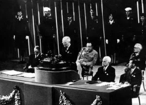 wiekdwudziesty_pl - 25 kwietnia 1945 roku w San Fransisco zwołano pierwszą konferencj...