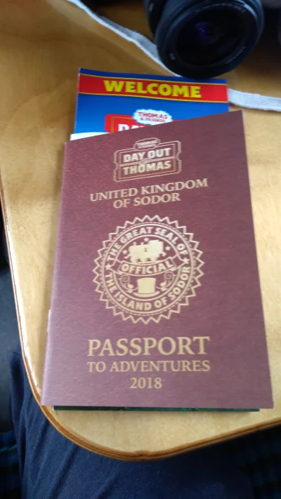 Maciek5000 - Na co mi paszport Polsatu, kiedy mam paszport Sodoru xD

#tomekiprzyja...
