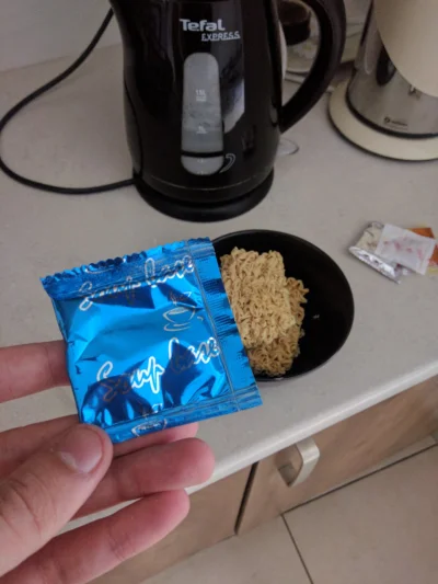 JBFC - Znalazłem prezerwatywy w zupce instant ( ͡° ͜ʖ ͡°)
#rozowepaski #segz