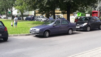 ubkiler - Auto byłego sąsiada z bloków,przywiózł je na mienie przesiedleńcze z reichu...