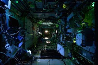 Rajtuz - Międzynarodowa Stacja Kosmiczna z wyłączonym oświetleniem.
#kosmos #fotogra...