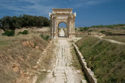 pogop - Libia to może i nie ma najlepszych dróg, ale jak chcesz się przejechać 2000 l...