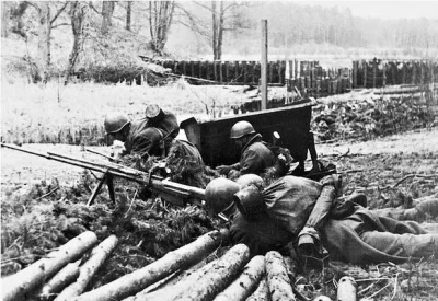 K.....5 - @DerpVEVO: 

Wrzesień 1939, fotografia przedstawia żołnierzy 1 Armii Wojs...