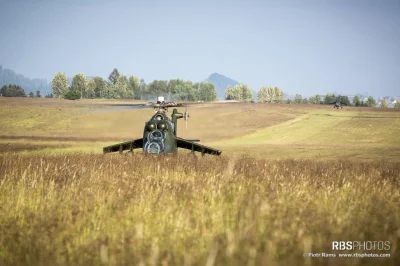 b.....s - #aircraftboners #czerwonastronamocy #zboze 



Buszujący w zbożu ;)